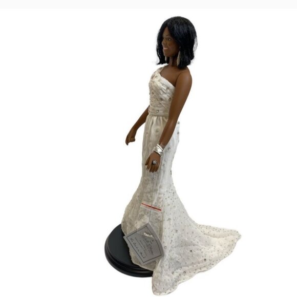 The Michelle Obama Inaugural Ball Porcelain Doll NIB The Danbury Mint 2009 White - Picture 10 of 11